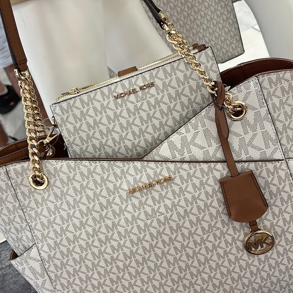 MICHAEL KORS LARGE X CHAIN SHOULDER TOTE 
& 
LARGE DOUBLE ZIP WALLET WRISTLET - Picture 2 of 16